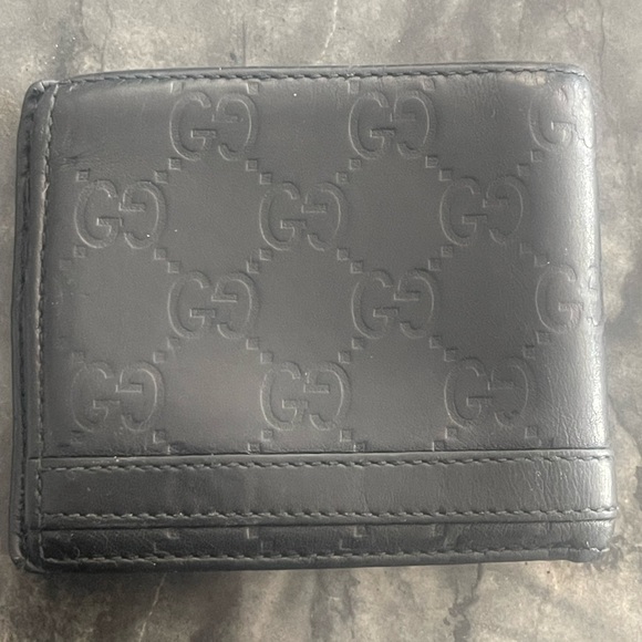 Gucci Embossed Wallet - Picture 4 of 8
